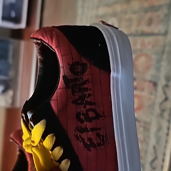 Vans limited edition old skool (The Simpsons) El Barto size 1 - Picture 3 of 12